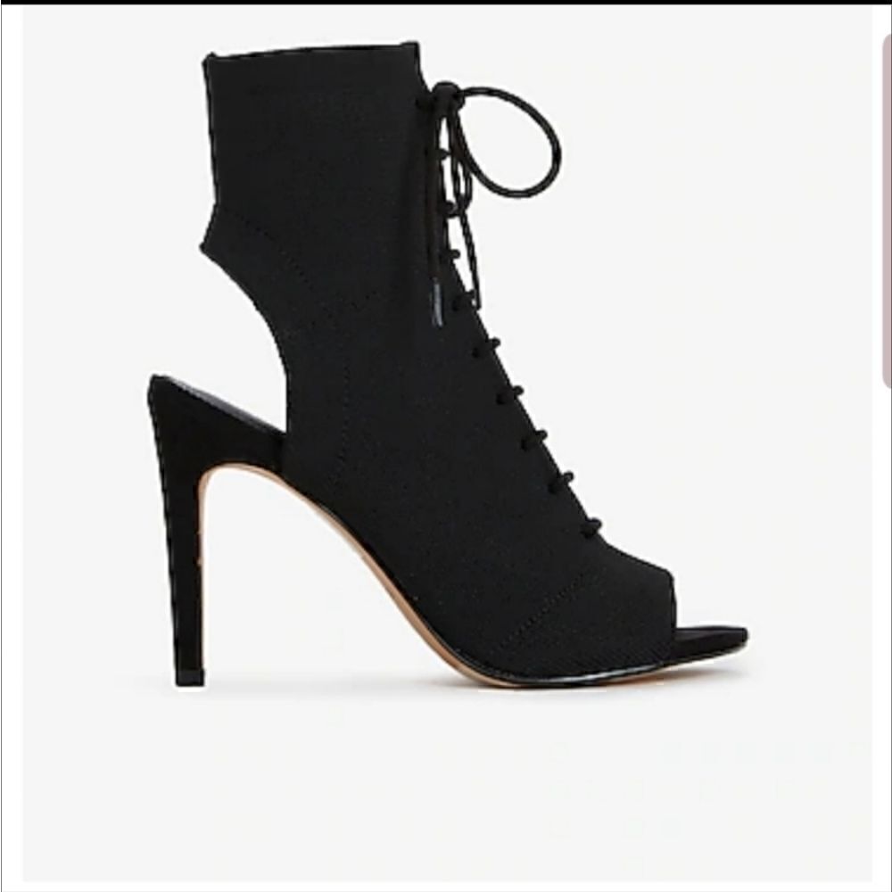 EXPRESS - PEEPTOE LACE UP STRETCH SOCK BOOTIE black size 7
